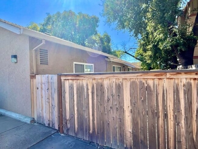 515 Oak St in Chico, CA - Building Photo - Building Photo