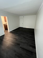 7760 Hollywood Blvd, Unit #111 in Los Angeles, CA - Foto de edificio - Building Photo