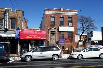 55-19 Metropolitan Ave in Ridgewood, NY - Foto de edificio - Building Photo