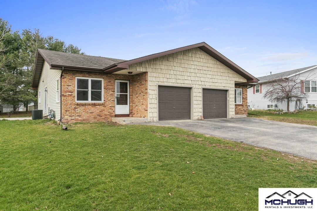 536 Southridge Dr in New London, WI - Building Photo