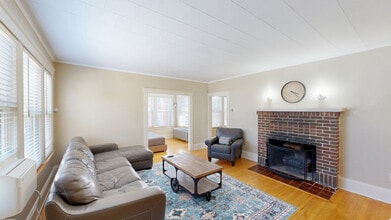 128 1/2 Elm St, Unit ID1380181P in Southbridge, MA - Building Photo - Building Photo