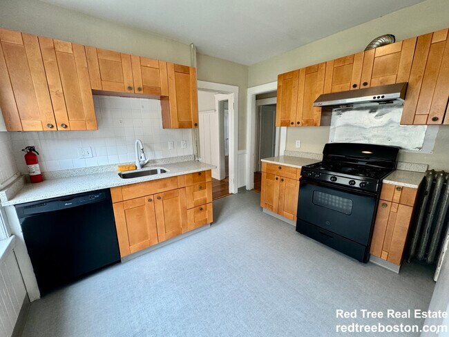 28 Boulevard Ter, Unit 1