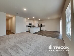 208 Wild Daisy Wy in La Vergne, TN - Building Photo - Building Photo
