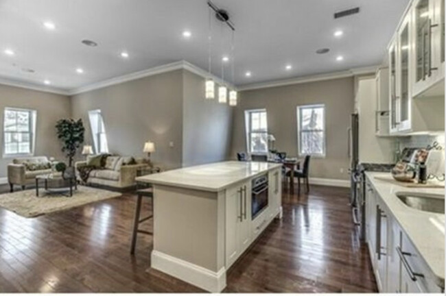 22 Hamlet St, Unit 4