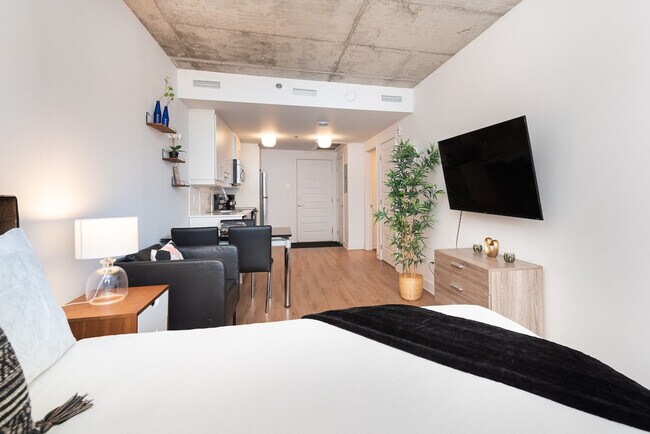 property at 1227 Av. de l'Hôtel-de-Ville