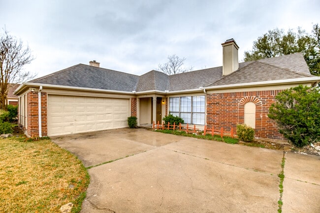 property at 1709 Huntington Dr
