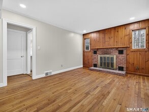 87 McVeagh Rd in Westbrook, CT - Foto de edificio - Building Photo