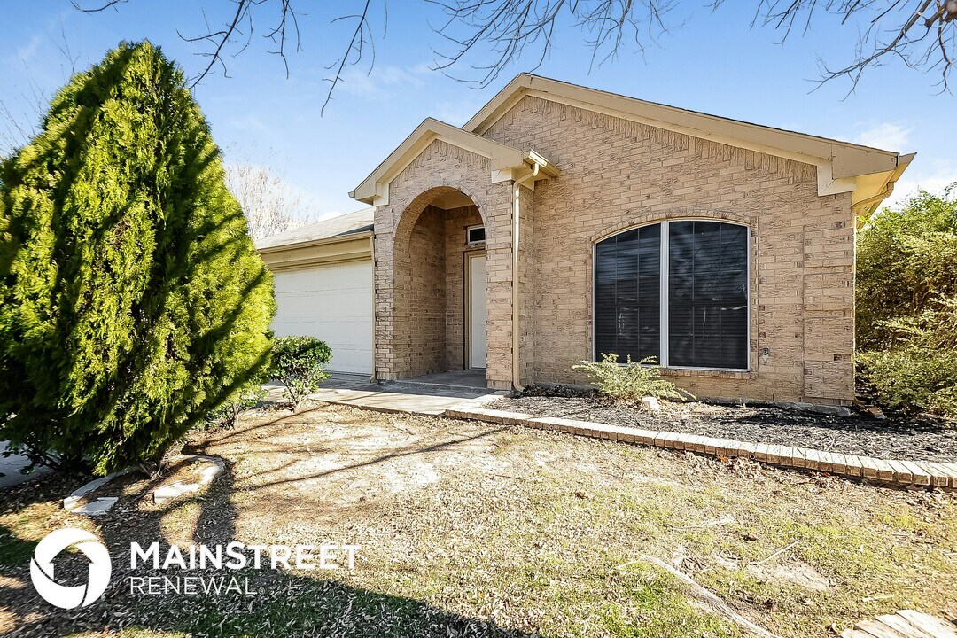 6209 Brookfall Dr in Arlington, TX - Building Photo