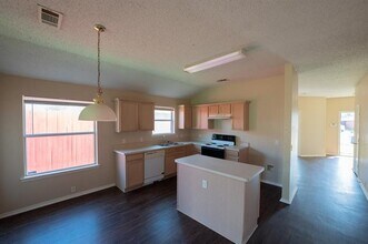320 Oakhurst Dr in Seagoville, TX - Building Photo - Building Photo