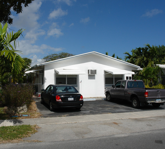 26 SW 6th St in Dania Beach, FL - Building Photo - Building Photo