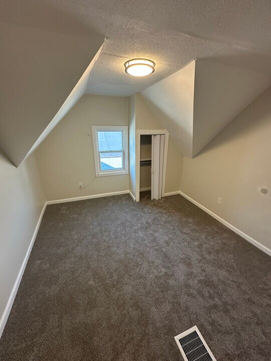 342 Wilbraham Rd in Springfield, MA - Building Photo