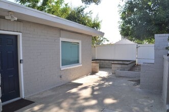 31981 Yucaipa Blvd in Yucaipa, CA - Building Photo - Building Photo