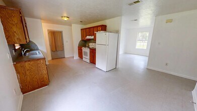 1112 Pinder Ln in Dequincy, LA - Building Photo - Building Photo