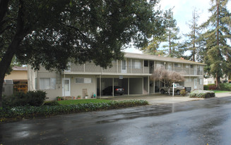 1425 Snow St Apartments