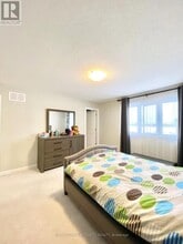 1045 Speedvale Ct in Ottawa, ON - Building Photo - Building Photo