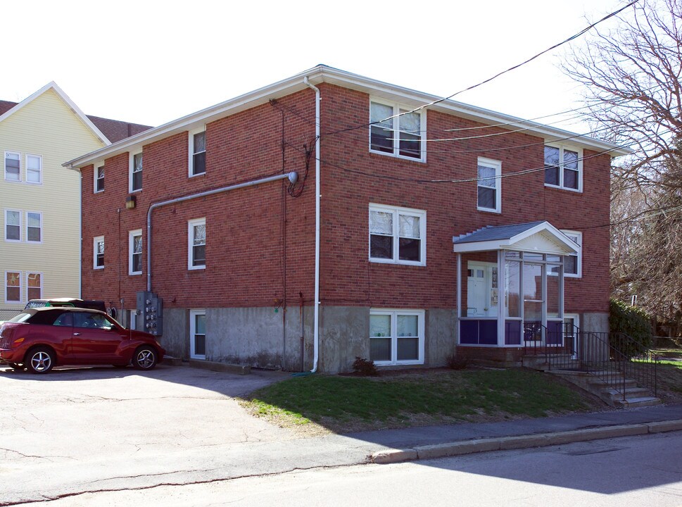 15 Hamilton St in Taunton, MA - Building Photo