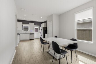 25722 Hickory Pecan Trl in Tomball, TX - Building Photo - Building Photo