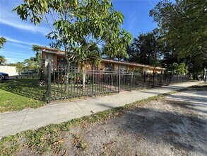 12735 NE 13th Ave in North Miami, FL - Building Photo - Building Photo