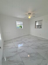 4265 SW 51st St in Fort Lauderdale, FL - Building Photo - Building Photo