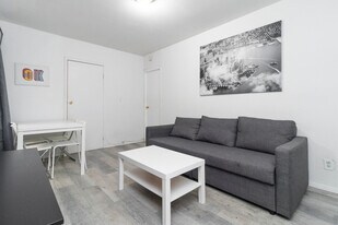 215 B East 95th Street-SI ID1032054P, Unit SI ID1032054P in New York, NY - Building Photo