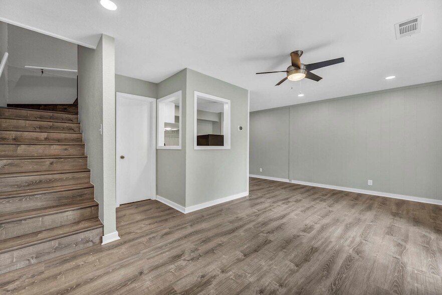 2808 Skyway Cir, Unit 102 in Austin, TX - Building Photo