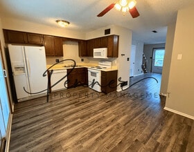 717 SW Liggett Rd in Blue Springs, MO - Building Photo - Building Photo