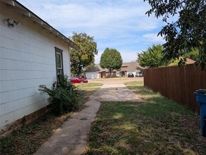 220 W Main St in Edmond, OK - Building Photo - Building Photo