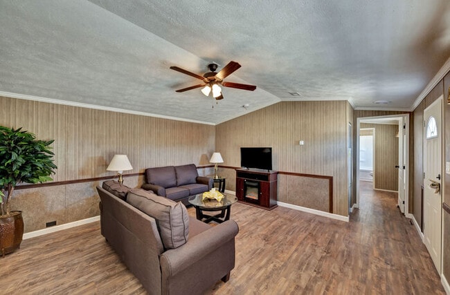 property at 1205 W Circle Dr