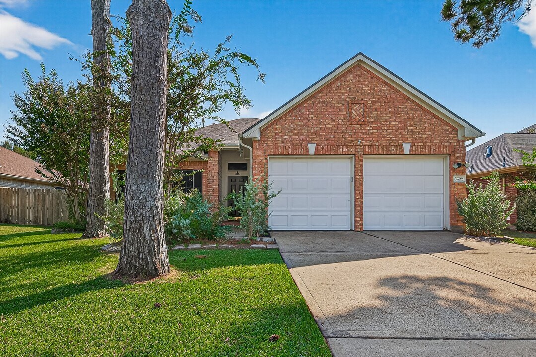 18407 Maple Mill Dr in Cypress, TX - Building Photo