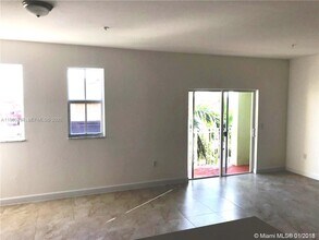 210 NW 109th Ave in Miami, FL - Building Photo - Building Photo