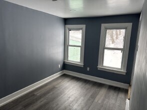 804 W Mulberry St in Coal Township, PA - Building Photo - Building Photo