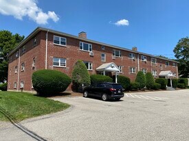 369 Elliot St, Unit #1 in Newton, MA - Building Photo