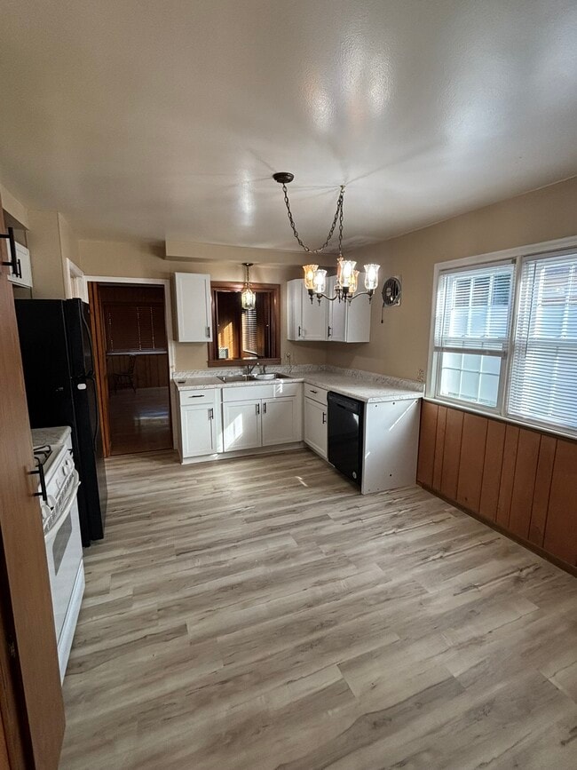 1429 Venice St in Dearborn, MI - Building Photo - Building Photo