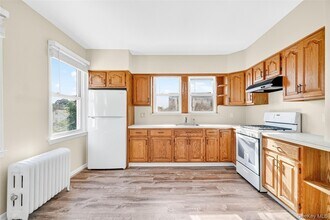 270 Sickles Ave in New Rochelle, NY - Building Photo - Building Photo