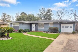 5321 Pagewood Ln in Houston, TX - Building Photo