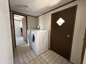 147 Hiatt Ln in West Jefferson, NC - Building Photo - Building Photo