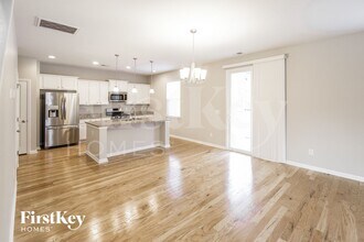 640 Woolum Dr in Moncks Corner, SC - Foto de edificio - Building Photo