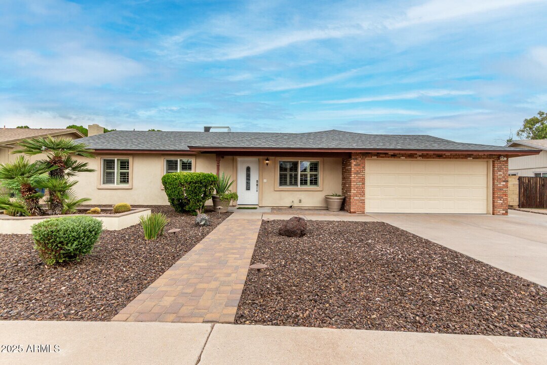 11825 S Coconino St in Phoenix, AZ - Building Photo