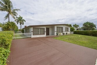 3825 SW 33rd St in West Park, FL - Building Photo - Building Photo