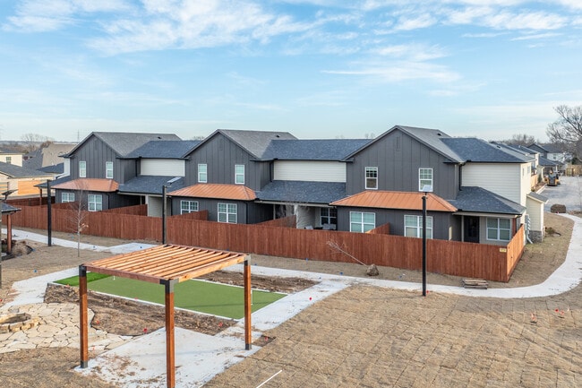 Copper Trail Townhomes in Owasso, OK - Building Photo - Building Photo