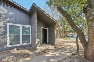 11906 Broad Oaks Dr in Austin, TX - Building Photo - Building Photo