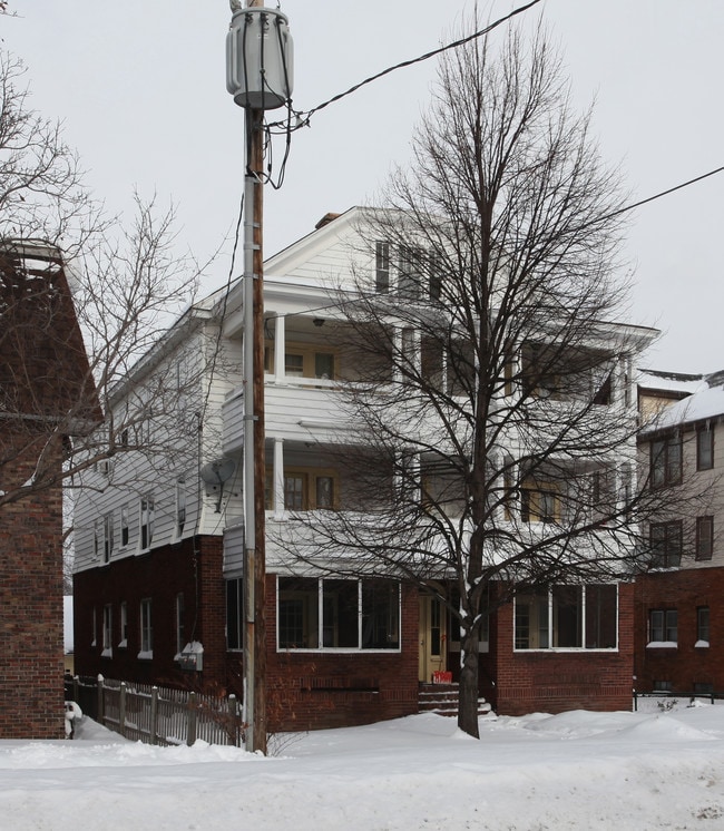 3221 James St in Syracuse, NY - Building Photo - Building Photo
