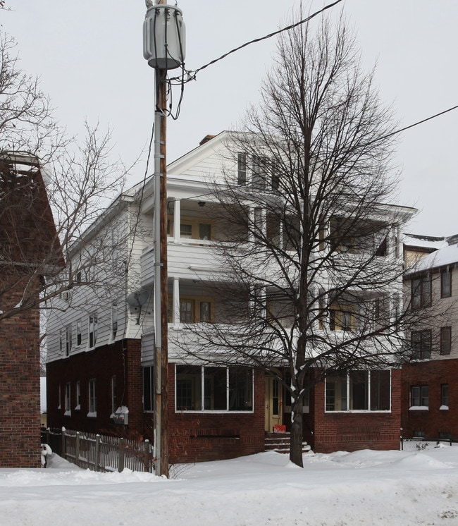 3221 James St in Syracuse, NY - Foto de edificio - Building Photo