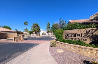 4747 N 84th Way in Scottsdale, AZ - Foto de edificio - Building Photo