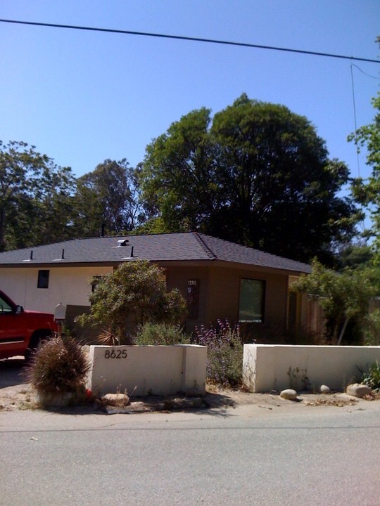 8623 Nye Rd in Ventura, CA - Building Photo