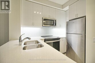 4955 Yonge St in Toronto, ON - Building Photo - Building Photo