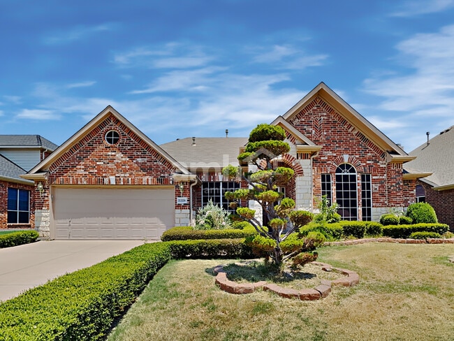 property at 2228 Coopers Hawk Ct