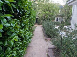 14449 Gringsby Ct in Centreville, VA - Building Photo - Building Photo