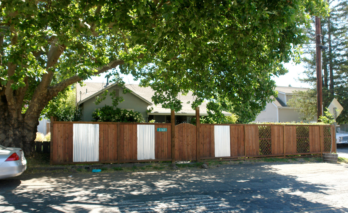 3161 Ross Rd in Graton, CA - Building Photo