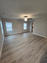 7258 Crestside Dr in Austell, GA - Building Photo - Building Photo